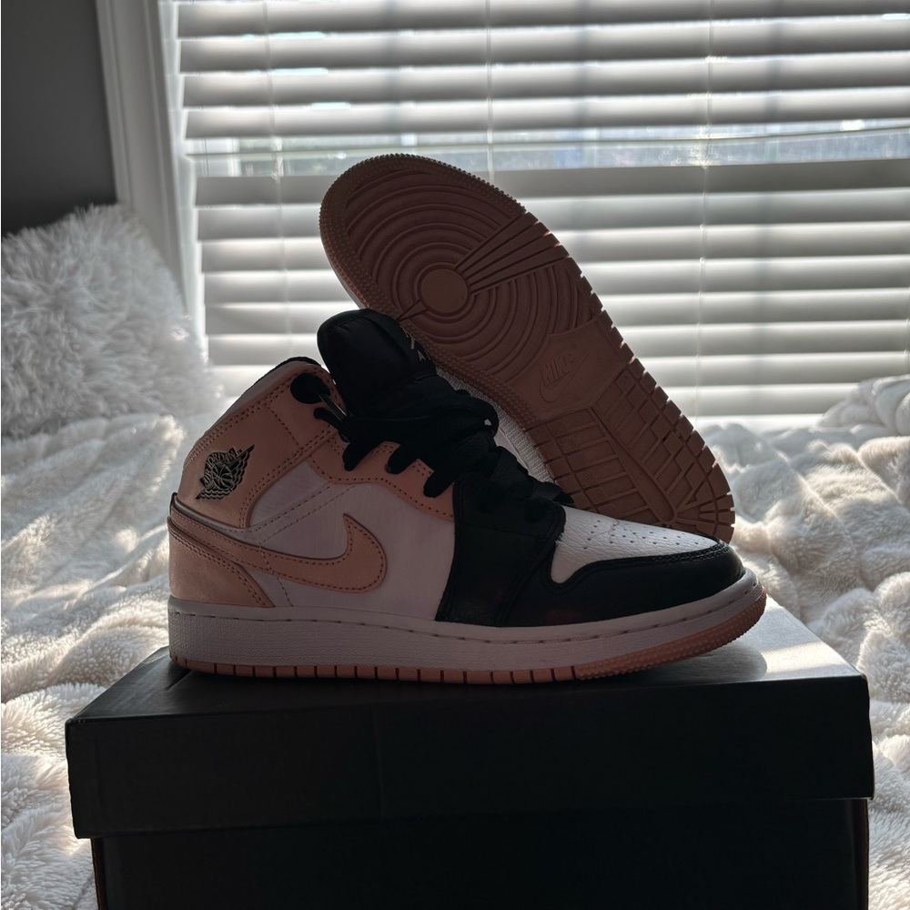 Jordan 1 Mid Arctic orange black toe (GS)